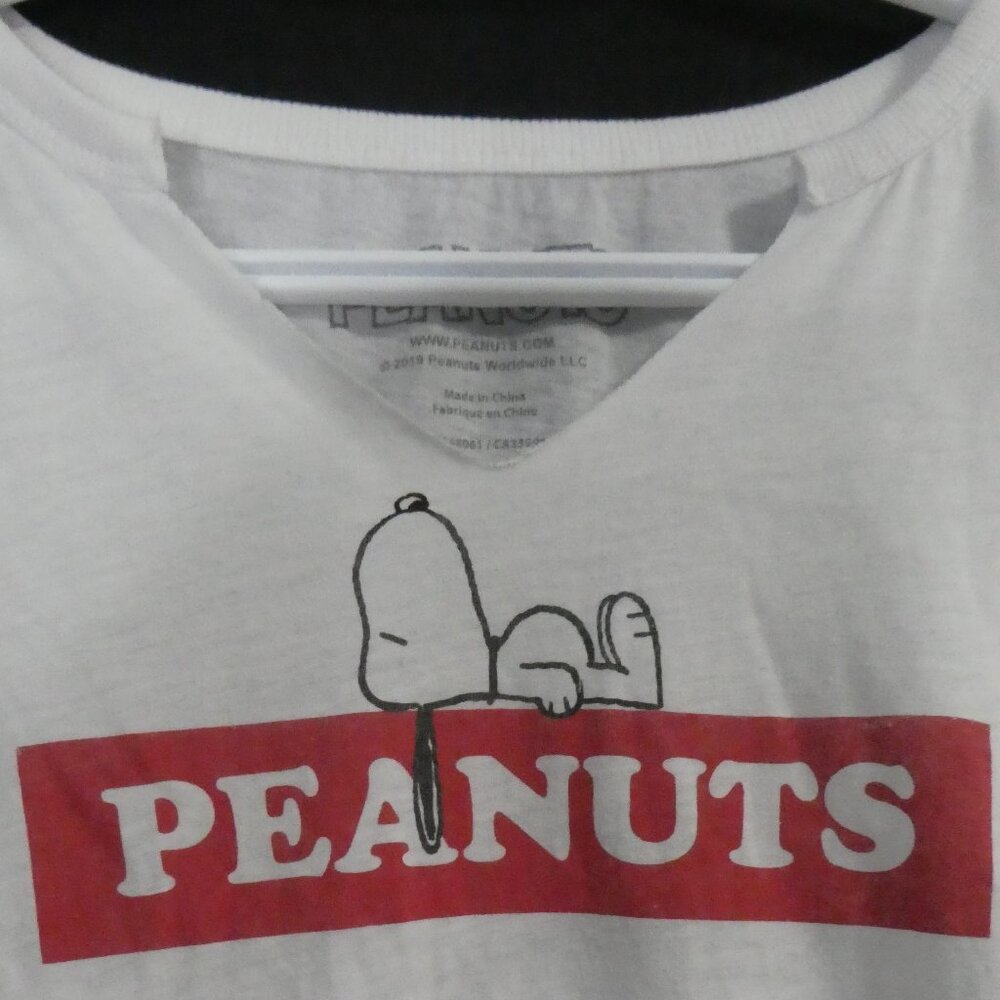 PEANUTS | large | Peanuts Graphic White Crop Top | Rolled Cuffs